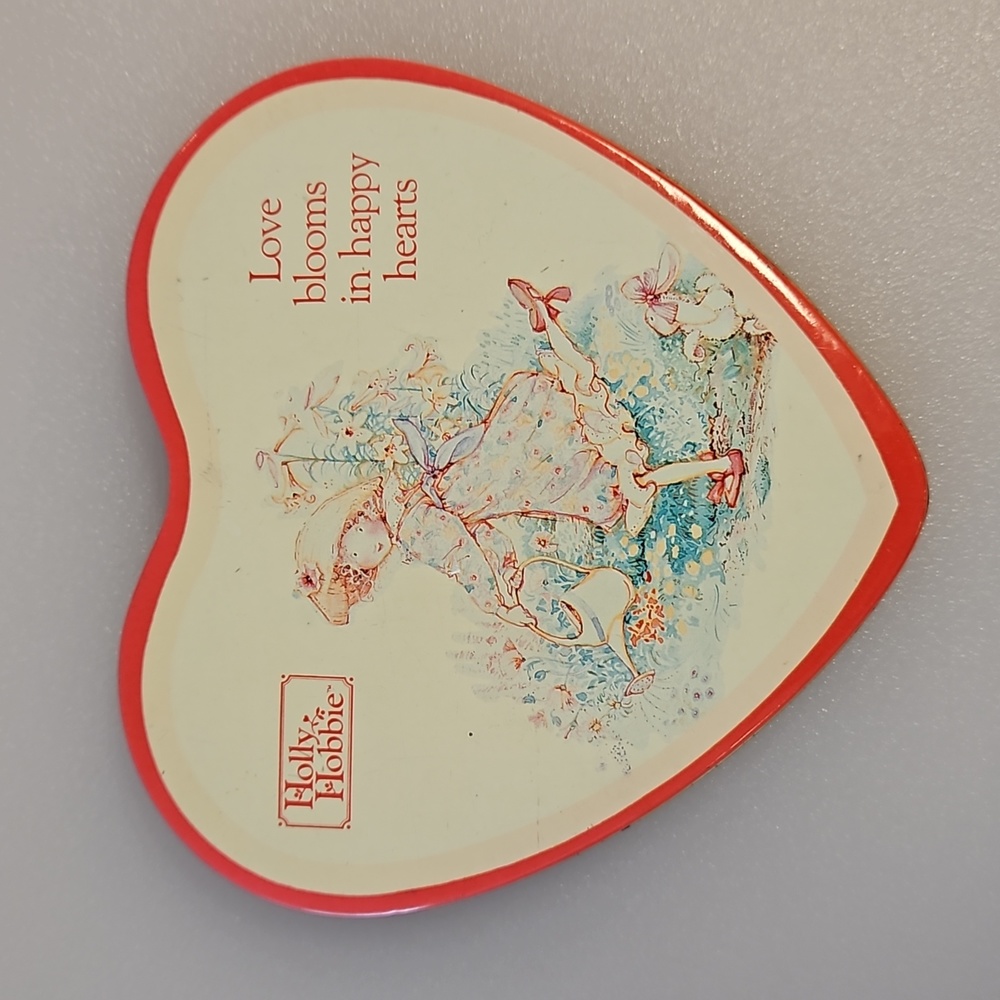 HOLLY HOBBIE heart shaped tin American Greetings 'Love Blooms in happy hearts'